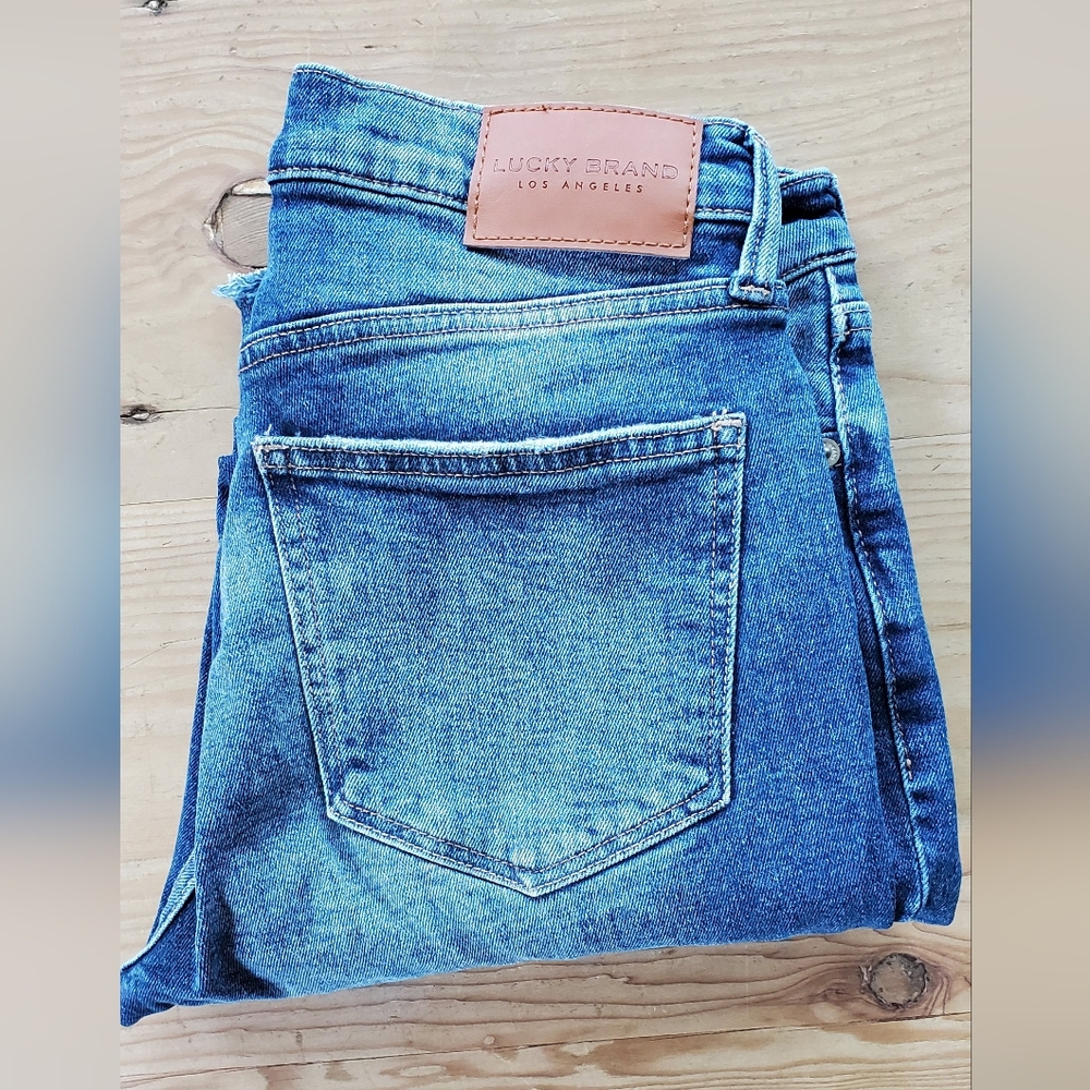 Lucky Brand distressed Mid Rise Skinny Ava size 8/29 ankle